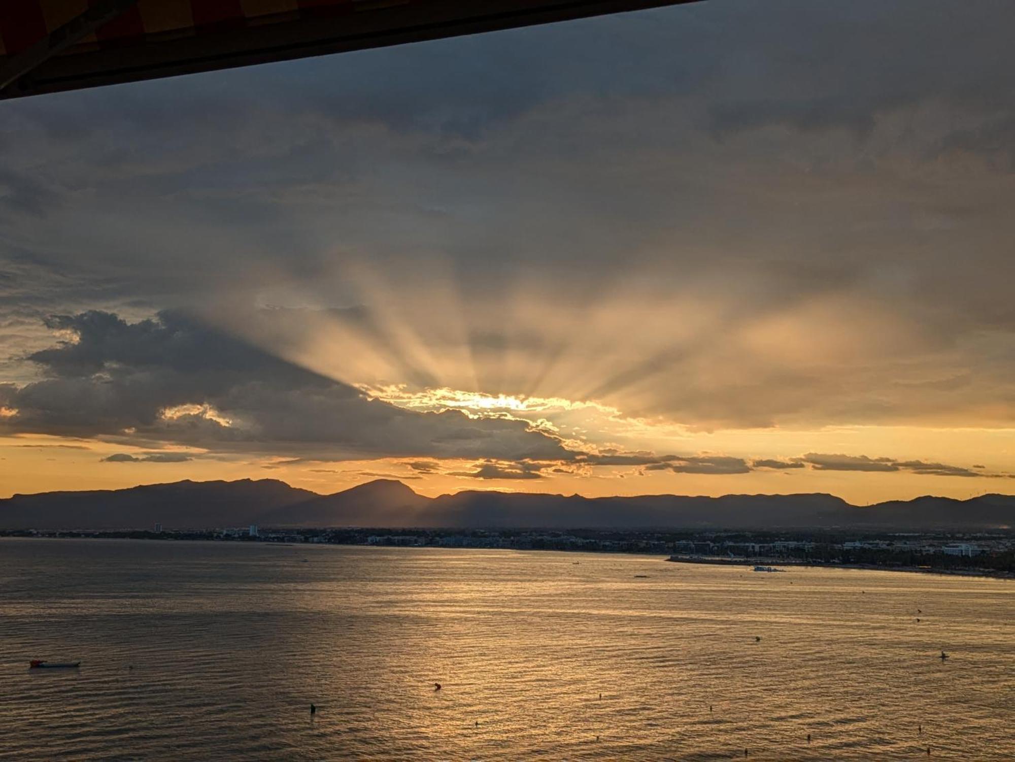 Bahia Apartamento Sobre El Mar Salou Eksteriør bilde